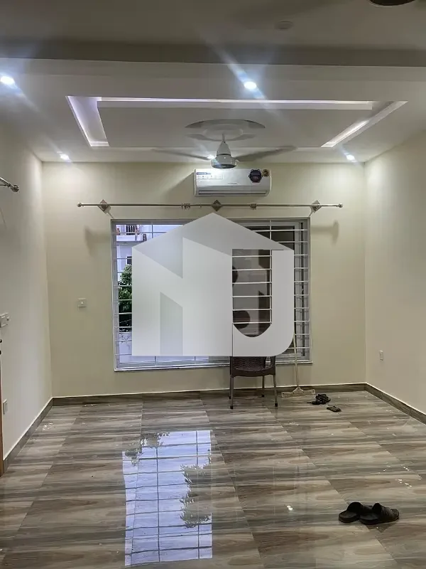 5 Marla Basement House Available For Rent, photo 11