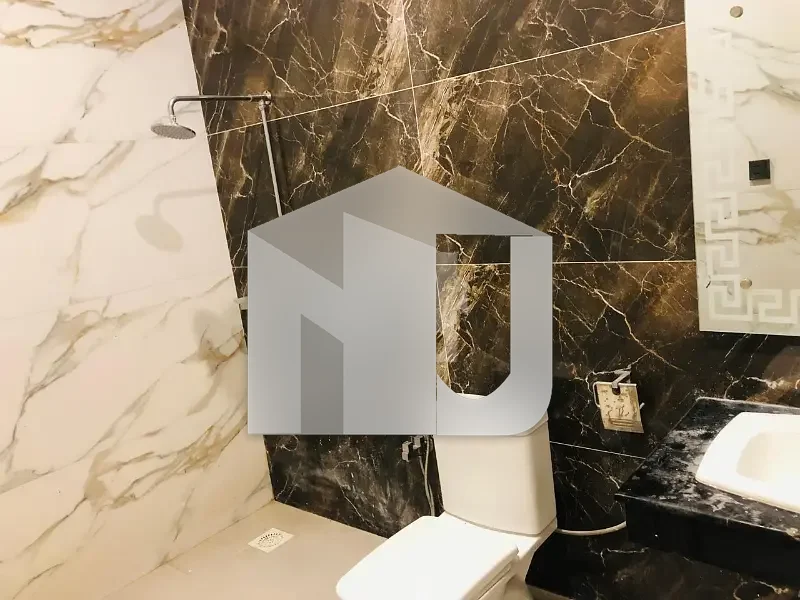E11/4 1 Kanal Full House 9 Bedroom, photo 2