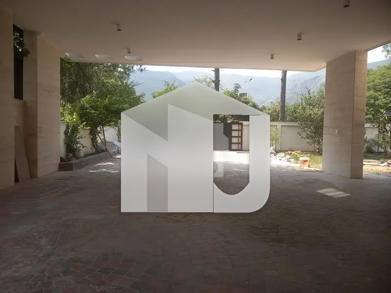 House With Swimming Pool For Rent