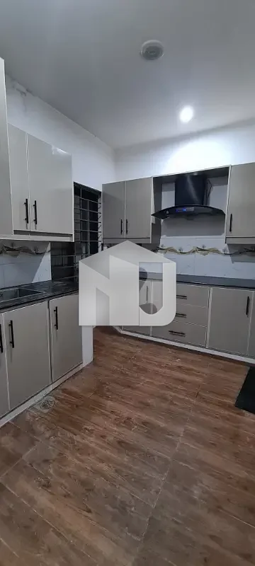1 Kanal House Available For Rent, photo 4