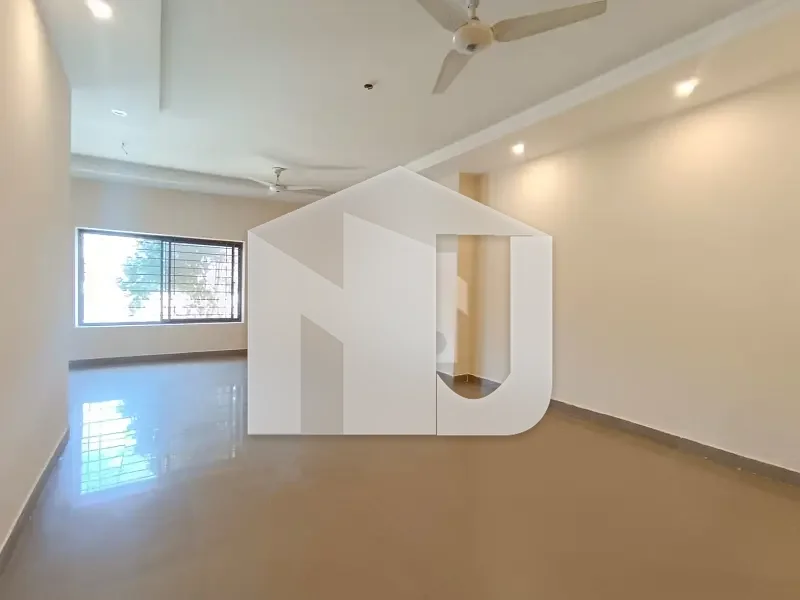 F-8 House For Rent - 5 Bedrooms - 533 Square Yard - Near Main Road, photo 22