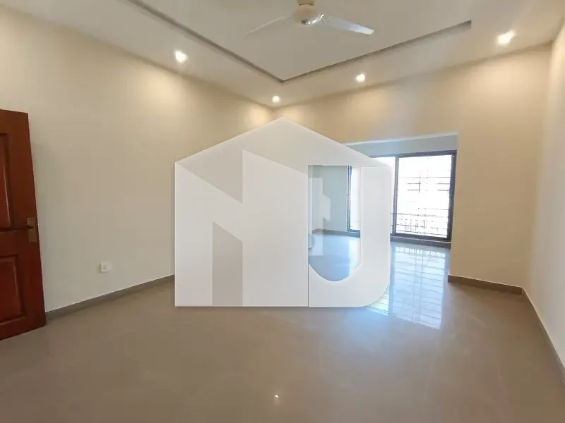 F-8 House For Rent - 5 Bedrooms - 533 Square Yard - Near Main Road, photo 24