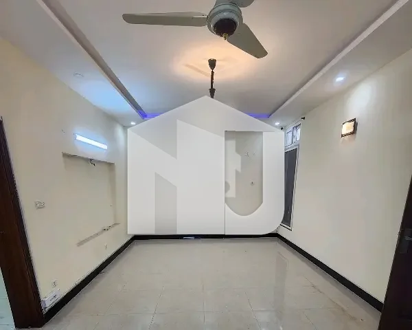 Rent A House In D-12 Prime Location, photo 2