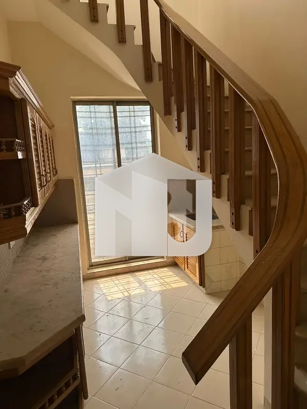 House Sized 535 Square Yards Is Available For rent In F-6, photo 6