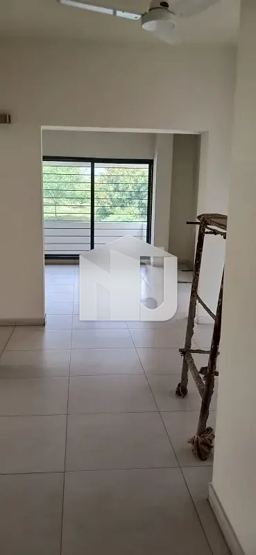 For Rent, photo 3