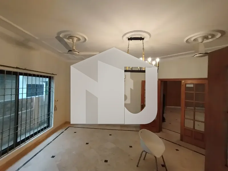 A Beautiful 500 Yard House Is Available For Rent, photo 3