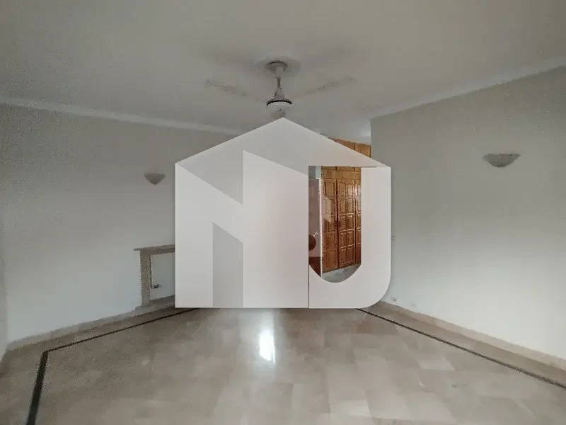 A Beautiful 500 Yard House Is Available For Rent, photo 17