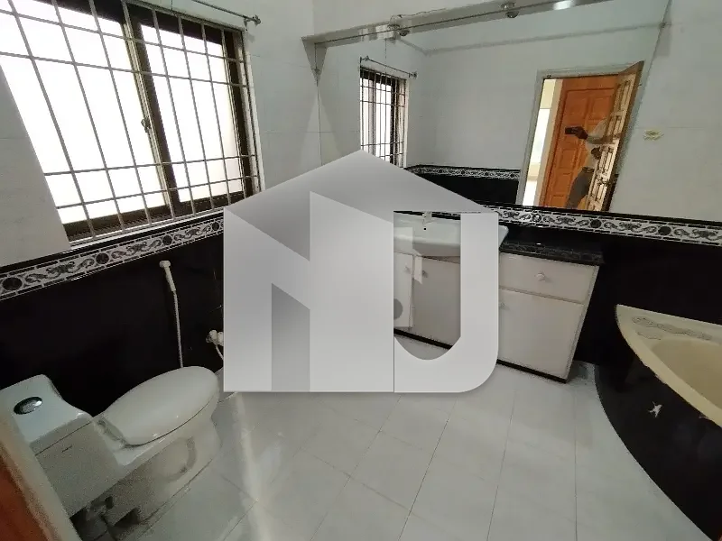 A Beautiful 500 Yard House Is Available For Rent, photo 7