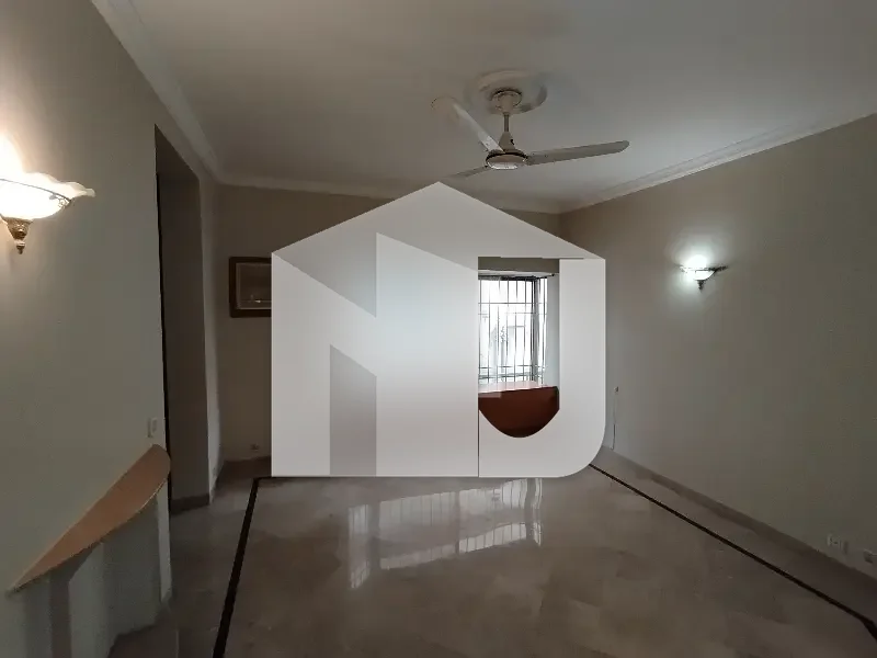A Beautiful 500 Yard House Is Available For Rent, photo 18
