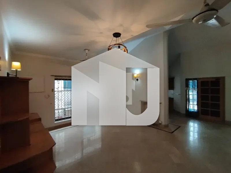 A Beautiful 500 Yard House Is Available For Rent, photo 12