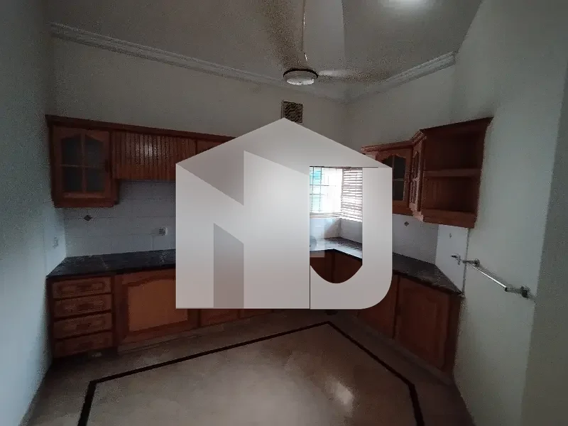 A Beautiful 500 Yard House Is Available For Rent, photo 21