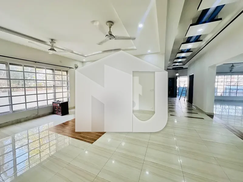 1 Kanal Full House for Rent in DHA Phase 2, Islamabad | 6 Bed Luxury Living A spacious and well-maintained 1 Kanal full house is available for rent in the prime location of DHA Phase 2, Islamabad. Ideally located near parks and commercial areas, this hou, photo 10