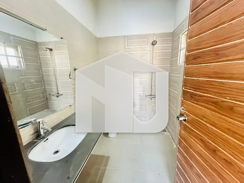 1 Kanal Full House for Rent in DHA Phase 2, Islamabad | 6 Bed Luxury Living A spacious and well-maintained 1 Kanal full house is available for rent in the prime location of DHA Phase 2, Islamabad. Ideally located near parks and commercial areas, this hou, photo 9