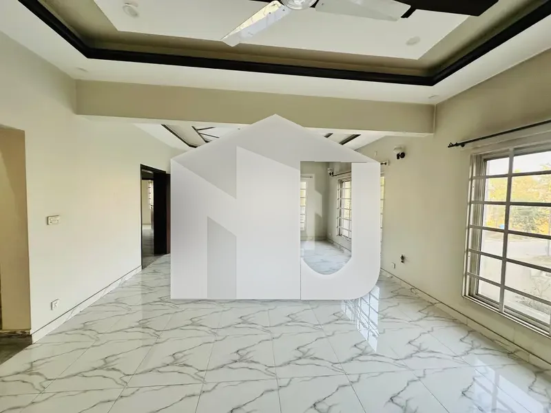 1 Kanal Full House for Rent in DHA Phase 2, Islamabad | 6 Bed Luxury Living A spacious and well-maintained 1 Kanal full house is available for rent in the prime location of DHA Phase 2, Islamabad. Ideally located near parks and commercial areas, this hou, photo 14