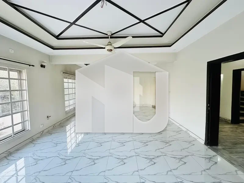 1 Kanal Full House for Rent in DHA Phase 2, Islamabad | 6 Bed Luxury Living A spacious and well-maintained 1 Kanal full house is available for rent in the prime location of DHA Phase 2, Islamabad. Ideally located near parks and commercial areas, this hou, photo 12