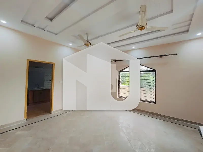 1 Kanal Full House for Rent in DHA Phase 2, Islamabad | 6 Bed Luxury Living A spacious and well-maintained 1 Kanal full house is available for rent in the prime location of DHA Phase 2, Islamabad. Ideally located near parks and commercial areas, this hou, photo 6