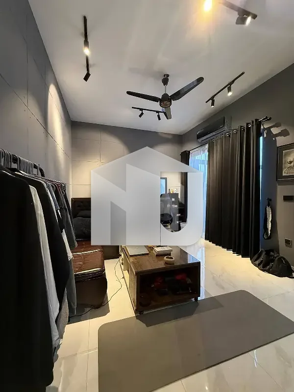 12 Marla Fully Furnished Designer House Available For Rent, photo 13
