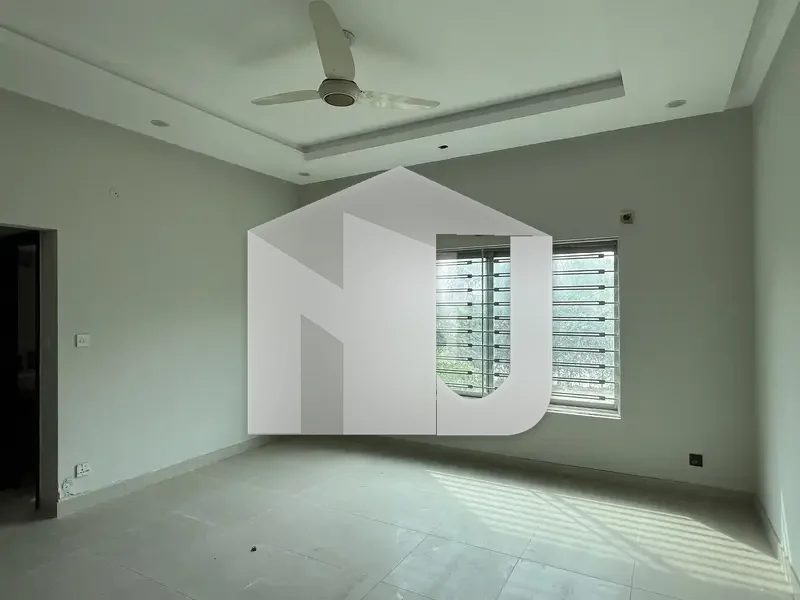 24 Marla Triple Story House For Rent in G-14, photo 9