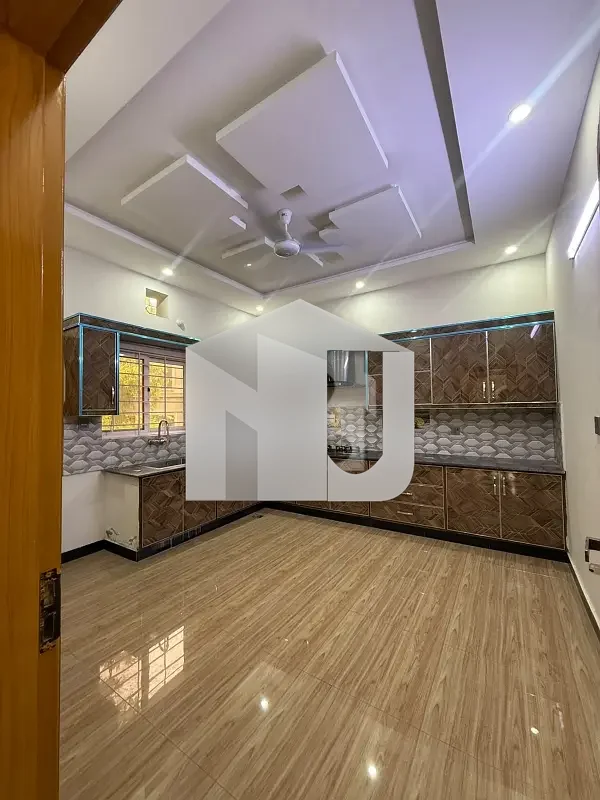 Uper portion available for Rent, photo 11