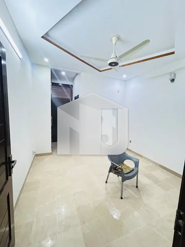 BEAUTIFUL LOCATION HOUSE AVAILABLE FOR RENT IN SECTOR D-12 ISLAMABAD, photo 12