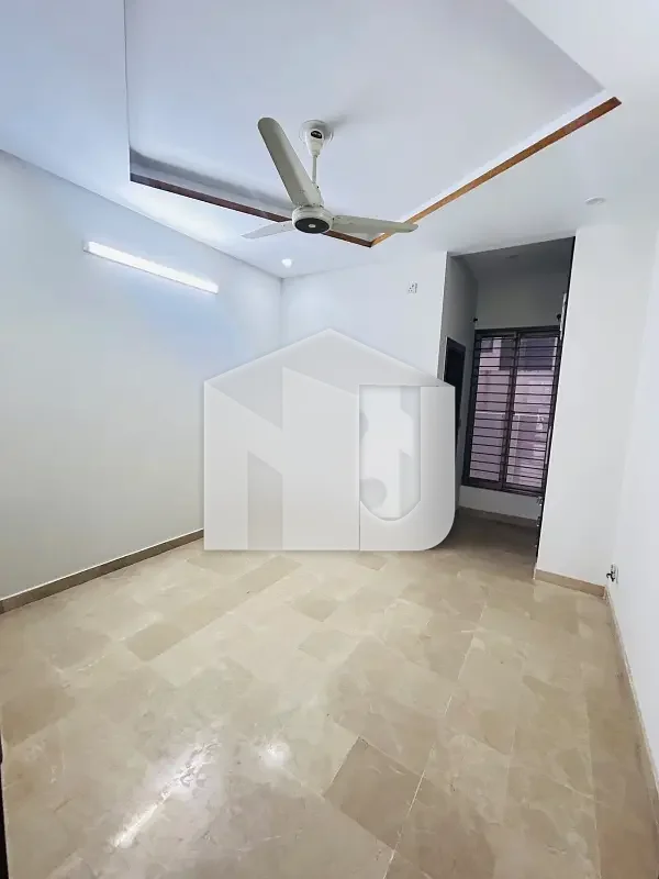 BEAUTIFUL LOCATION HOUSE AVAILABLE FOR RENT IN SECTOR D-12 ISLAMABAD, photo 8