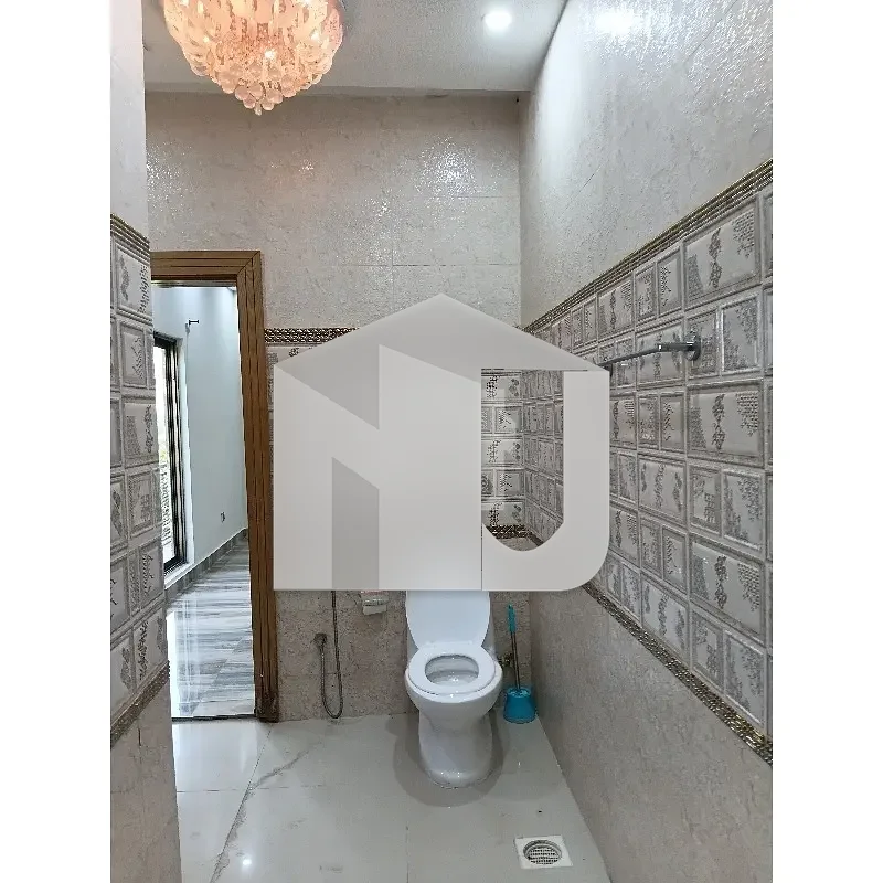 BEAUTIFUL LOCATION GROUND +UPPER PORTION AVAILABLE FOR RENT IN SECTOR D-12 ISLAMABAD, photo 9