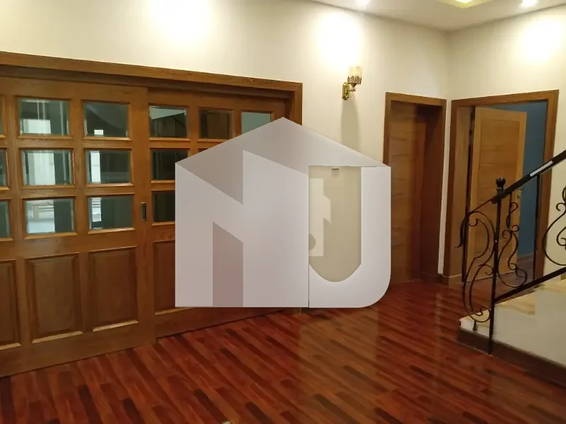 luxury unfurnished newly renovated house for foreigners and diplomats big garden front back, photo 17