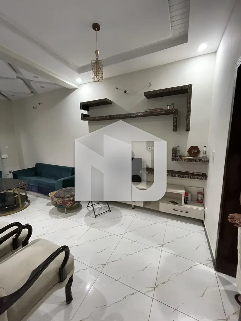 Sector I 5 Marla house available for rent park face