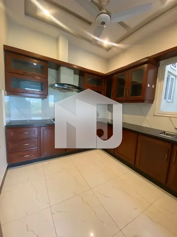 8 Marla Triple Storey Brand New Condition Luxury Designer House Available For Rent In D12 Near To Markaz & Family Park, photo 9