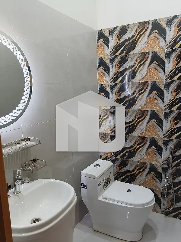 BEAUTIFUL BRAND NEW FULL HOUSE AVAILABLE FOR RENT., photo 9