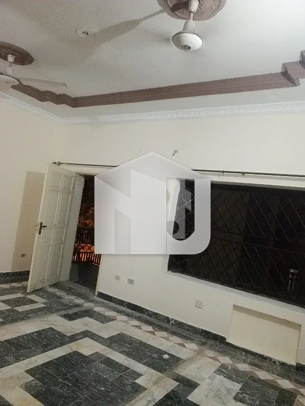 14 Marla House For Grabs In G-13, photo 18