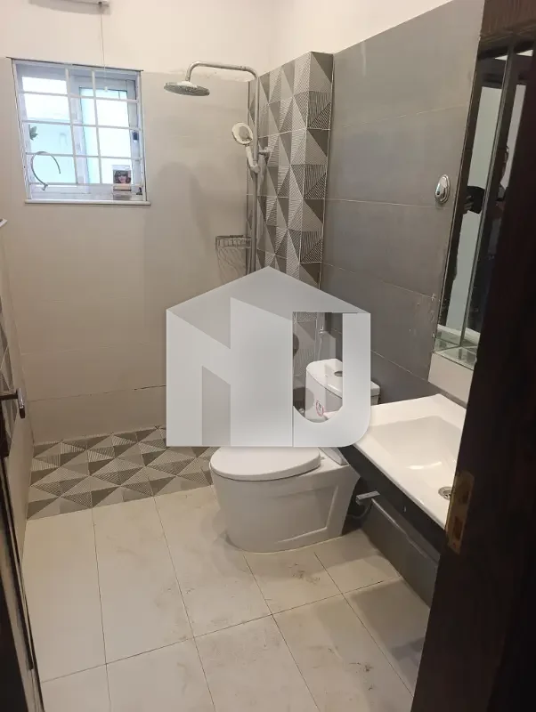 New 5 Beds House On Very Safe Location On Reasonable Rent, photo 6