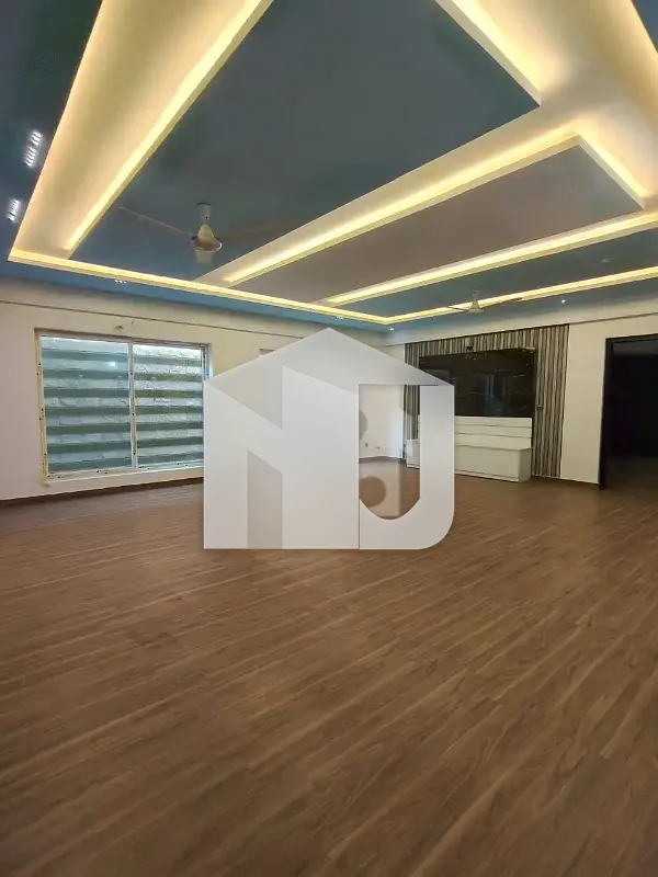 House 600 Square Yards For Rent In F-11, photo 7