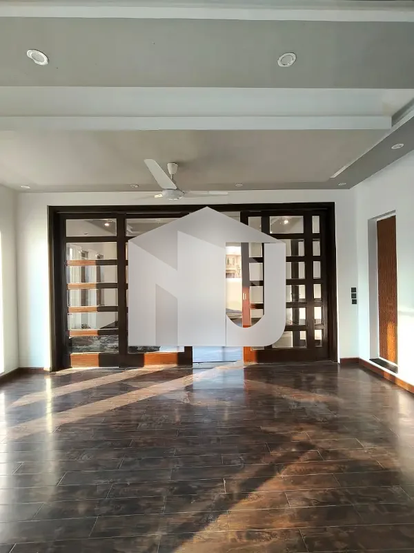 House 600 Square Yards For Rent In F-11, photo 4