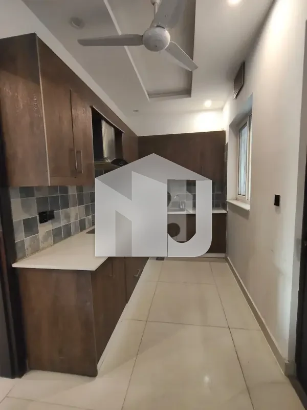 House 600 Square Yards For Rent In F-11, photo 8