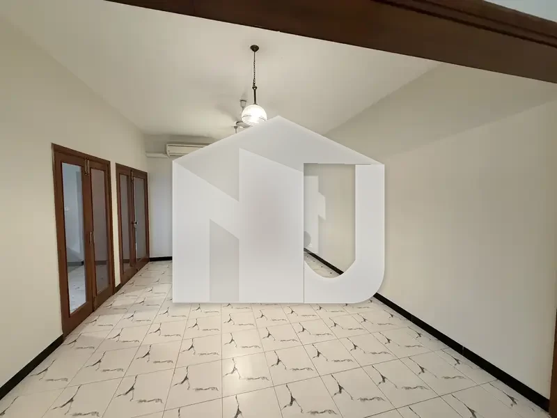 F-7 Beautiful House For Rent With Green Lawn, photo 4