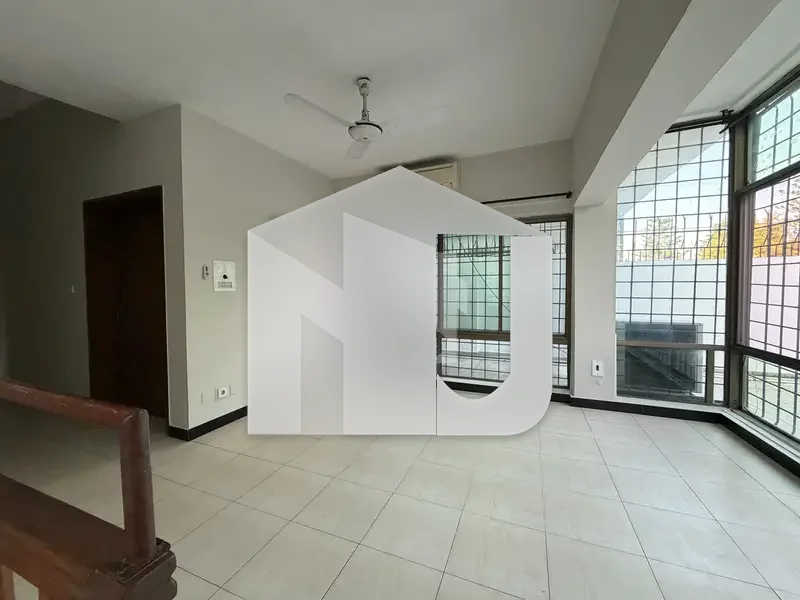 F-7 Beautiful House For Rent With Green Lawn, photo 10