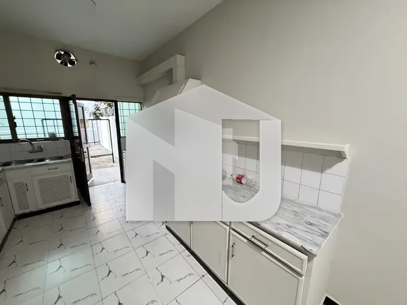 F-7 Beautiful House For Rent With Green Lawn, photo 5