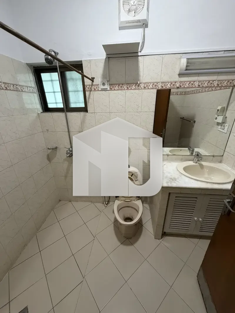 F-7 Beautiful House For Rent With Green Lawn, photo 7