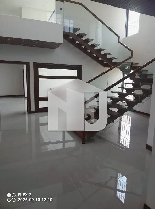 DHA Phase 1 Brand New Beautiful One Kanal House For Rent, photo 12