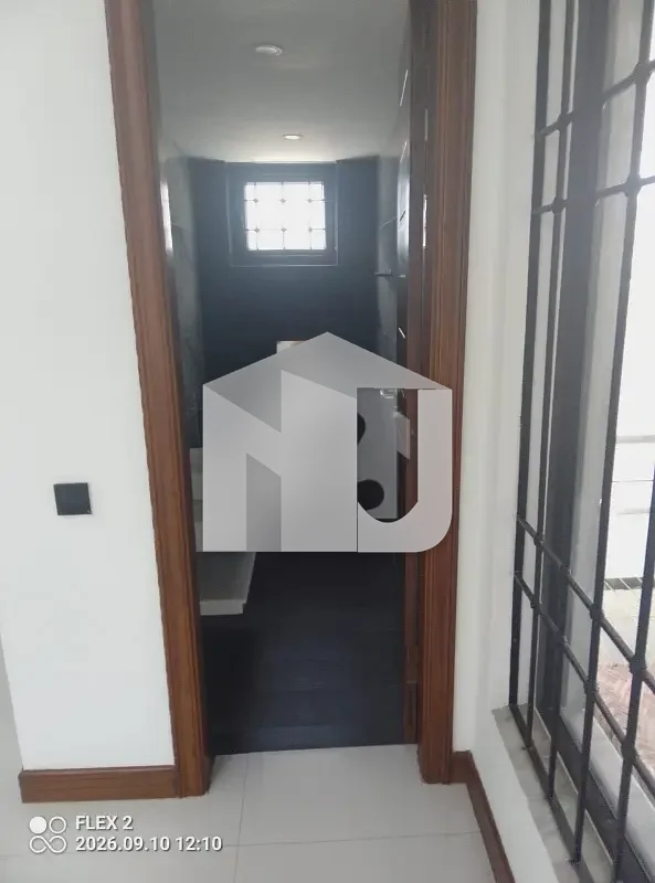 DHA Phase 1 Brand New Beautiful One Kanal House For Rent, photo 4