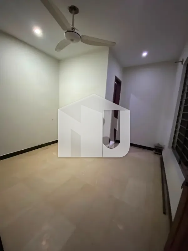 D-12 Islamabad 4Marla House For Rent 3bed With Washroom Drawing Dining Tvl Kichen Parking Gas Electric, photo 18