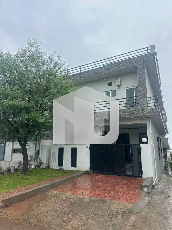 D-12/1 Islamabad 5 Marla Triple Storey House For Rent 4bed With Washroom Drawing Dining Tvl 2kichen Mumty Basement Full Hall Parking, photo 2