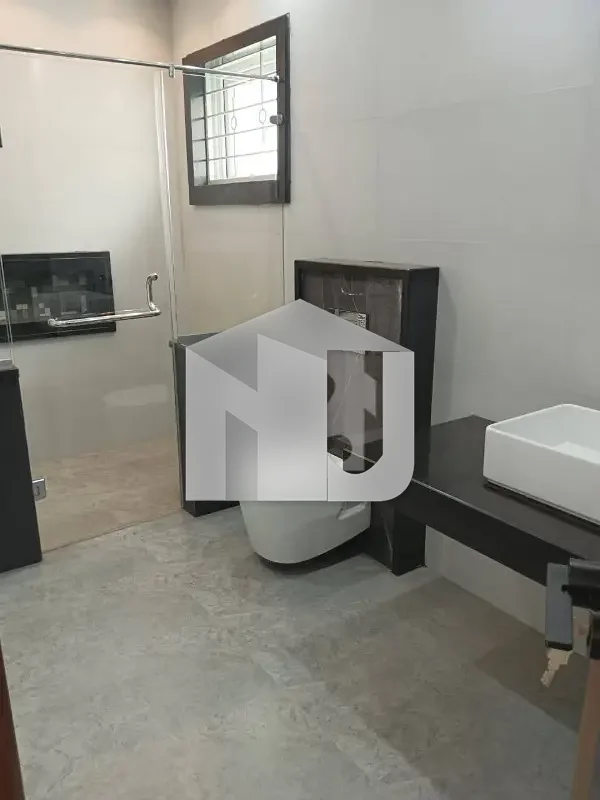 10Marla Triple brand new House For Rent 7bed With Washroom Drawing Dining Tv Lounge 2 Kichen Servant Room Parking Gas Electric, photo 13