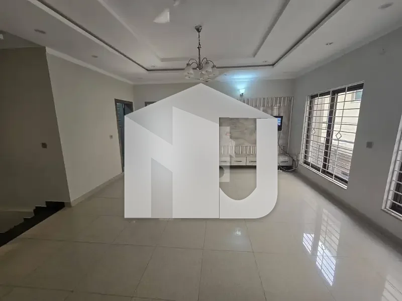 10Marla Triple brand new House For Rent 7bed With Washroom Drawing Dining Tv Lounge 2 Kichen Servant Room Parking Gas Electric, photo 20