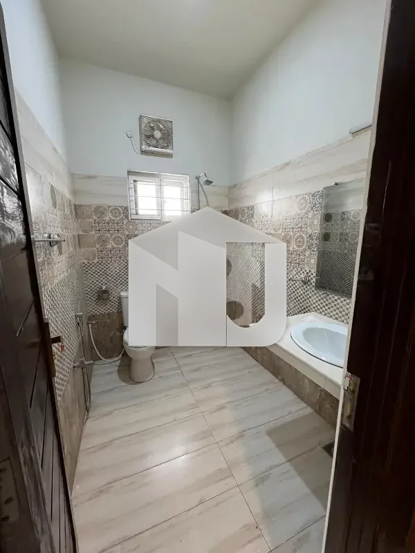 D-12 Islamabad 10Marla Brand New Triple story House For Rent 7bed with washroom Drawing Dining Tvl 2kichen servant Room Parking, photo 11