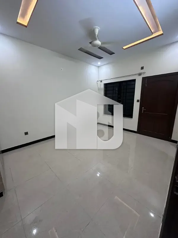 D-12 Islamabad 10Marla Brand New Triple story House For Rent 7bed with washroom Drawing Dining Tvl 2kichen servant Room Parking, photo 4