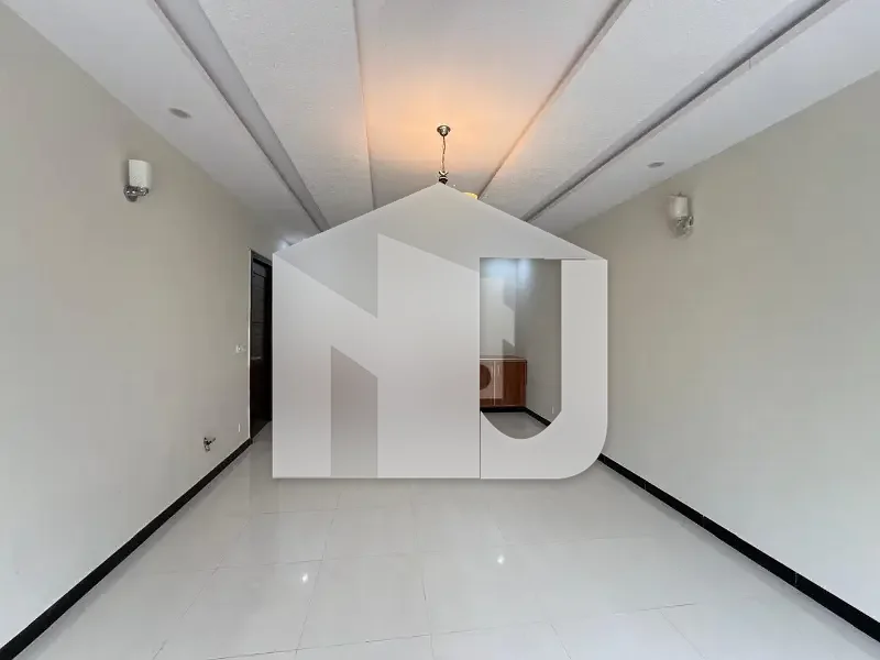 D-12 Islamabad 10Marla Brand New Triple story House For Rent 7bed with washroom Drawing Dining Tvl 2kichen servant Room Parking, photo 14