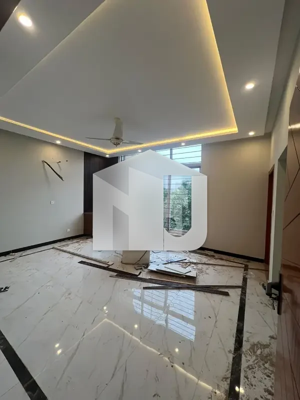 Brand New 10 Marla House Available For Rent
