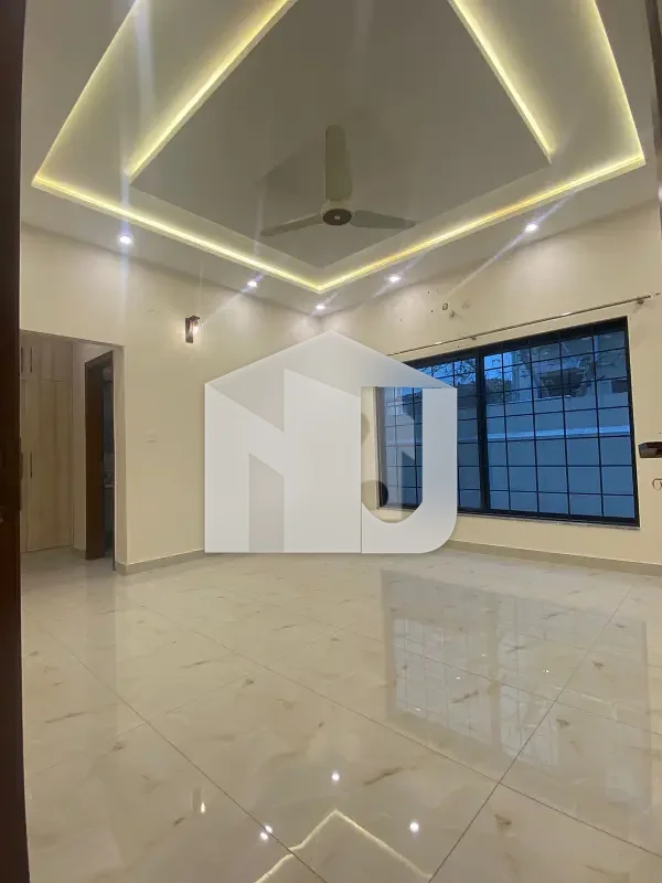 Brand New Designer 8m House Available For RENT, photo 7